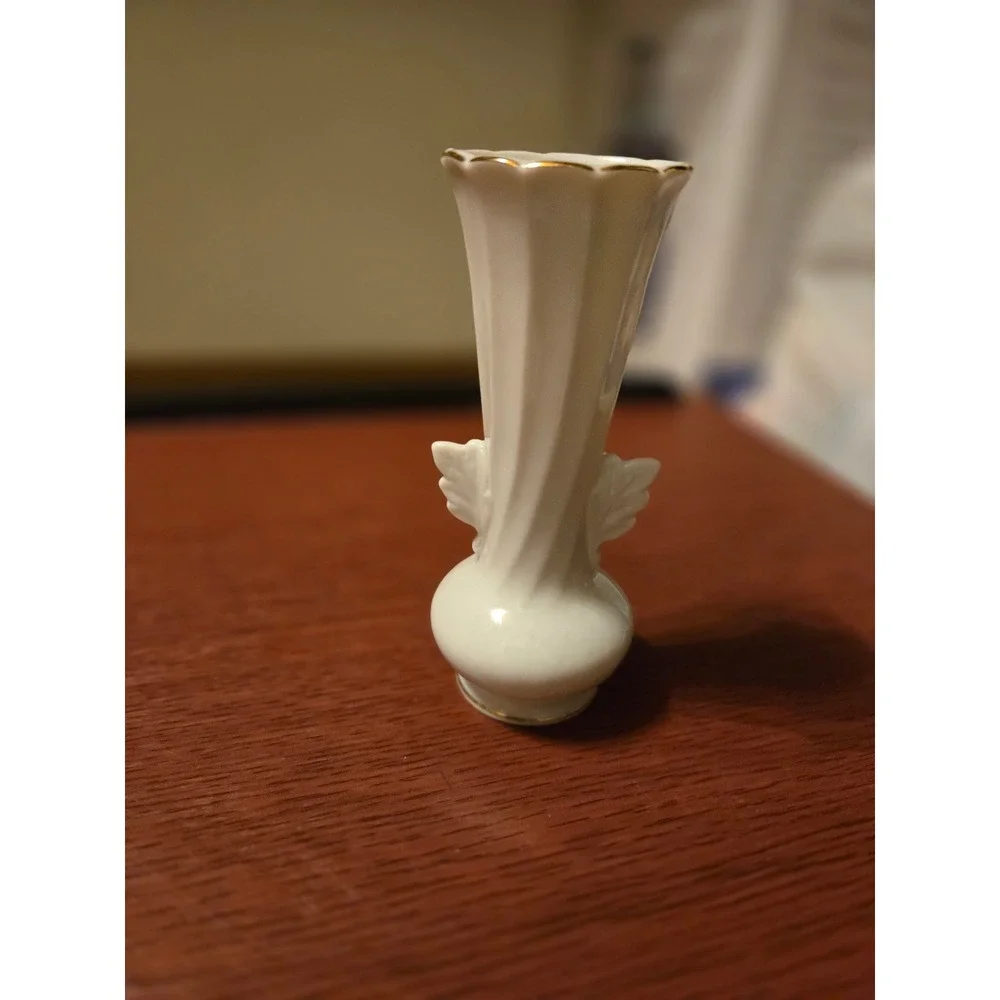 Vintage‎ White Porcelain Bud Vase Fluted Gold Trim Winged Handles Scalloped Rim